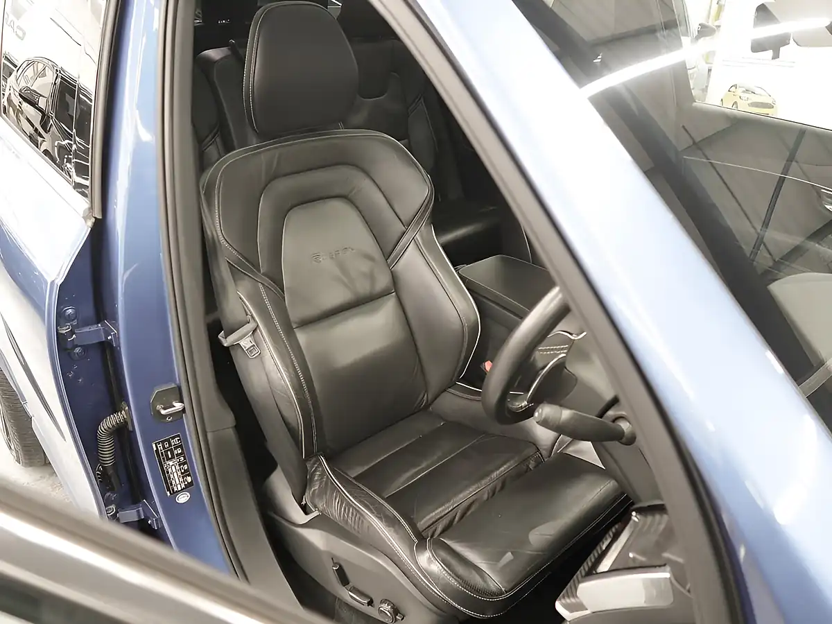 Used 2016 Volvo XC90 R-Design Blue - Interior and Exterior details 16