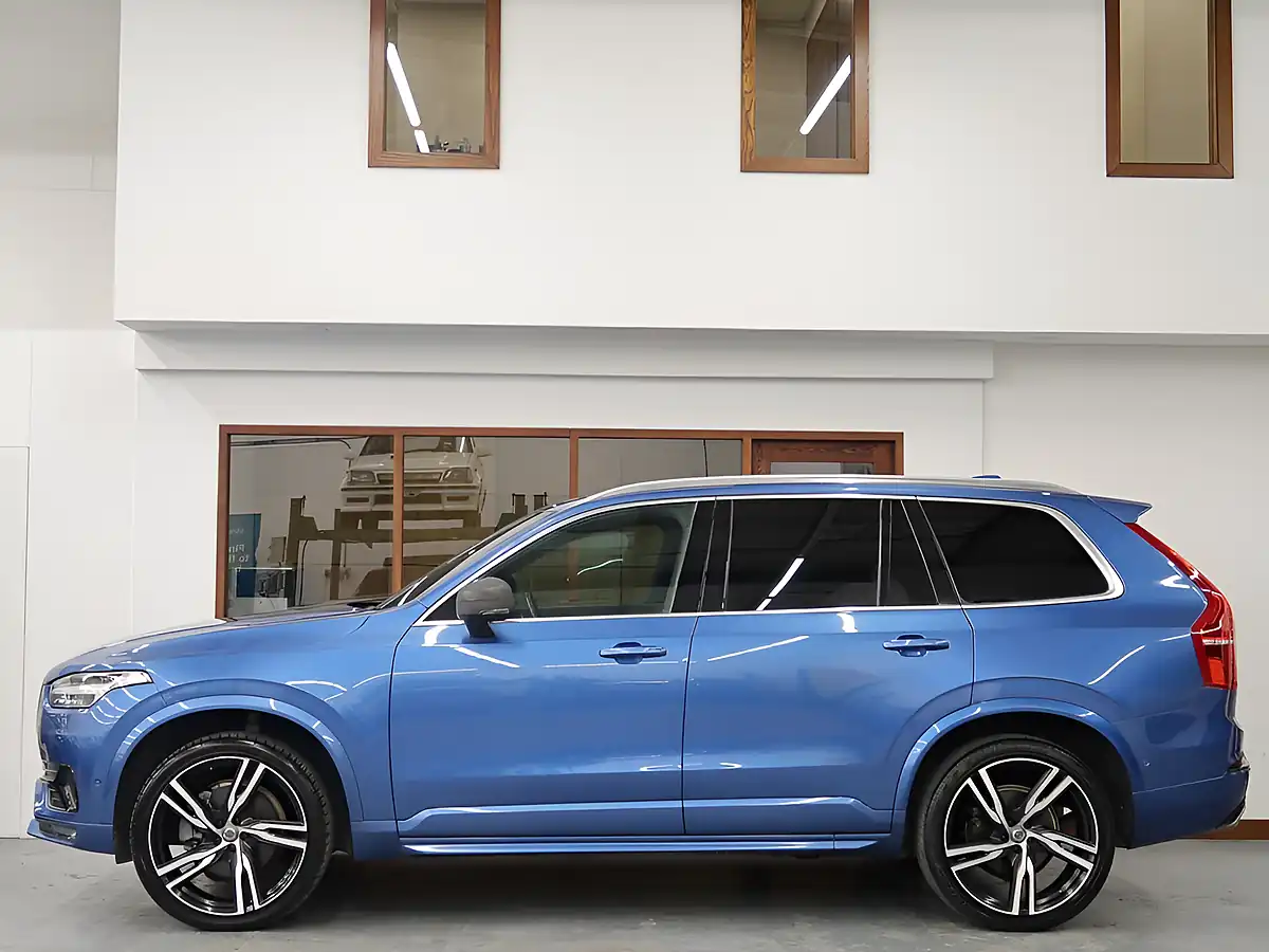 Used 2016 Volvo XC90 R-Design Blue - Interior and Exterior details 9