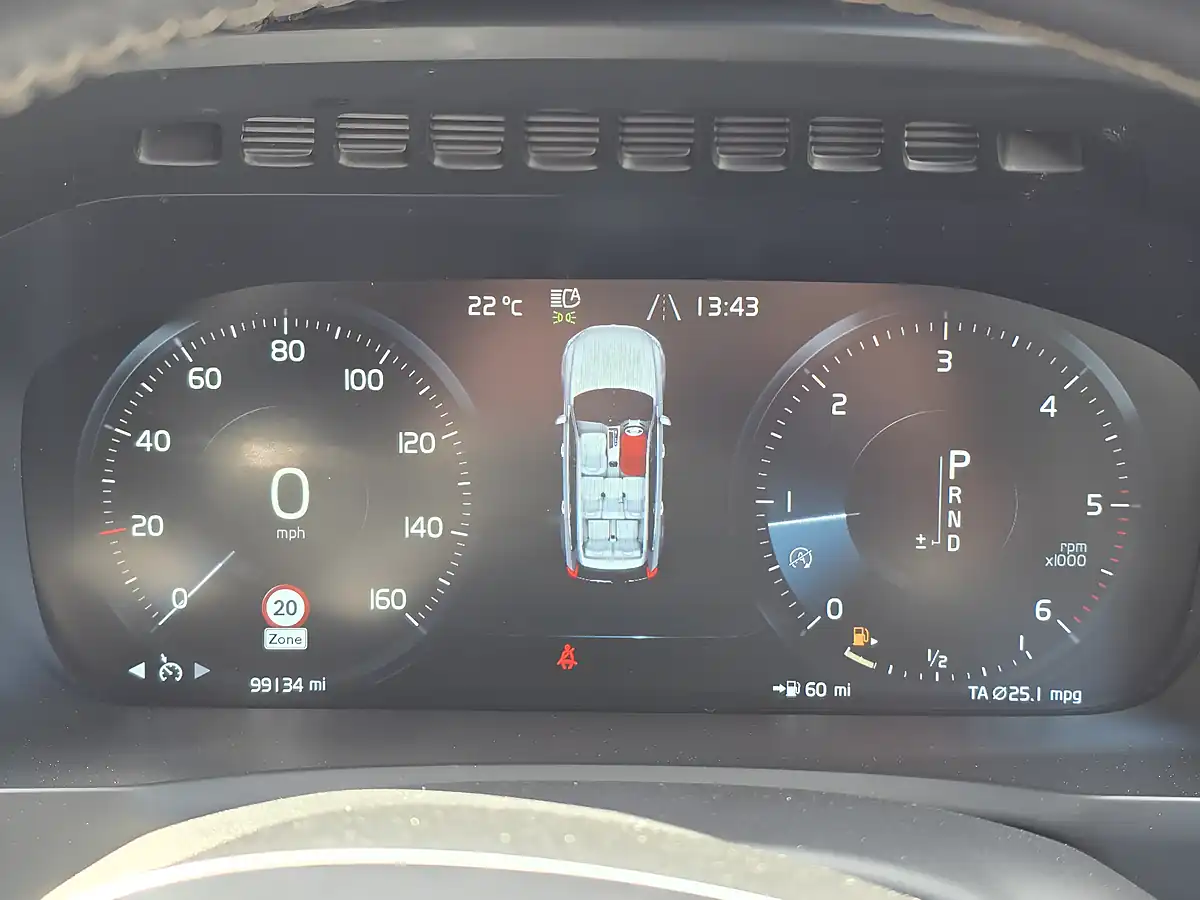 Used 2016 Volvo XC90 R-Design Blue - Interior and Exterior details 10