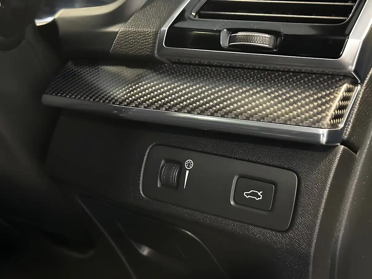 Used 2016 Volvo XC90 R-Design Bursting Blue - Interior and Exterior details 10