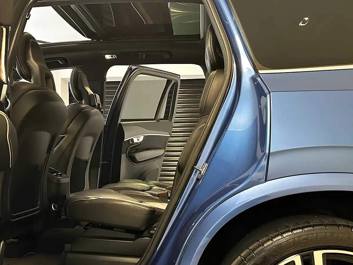 Used 2016 Volvo XC90 R-Design Bursting Blue - Interior and Exterior details 12