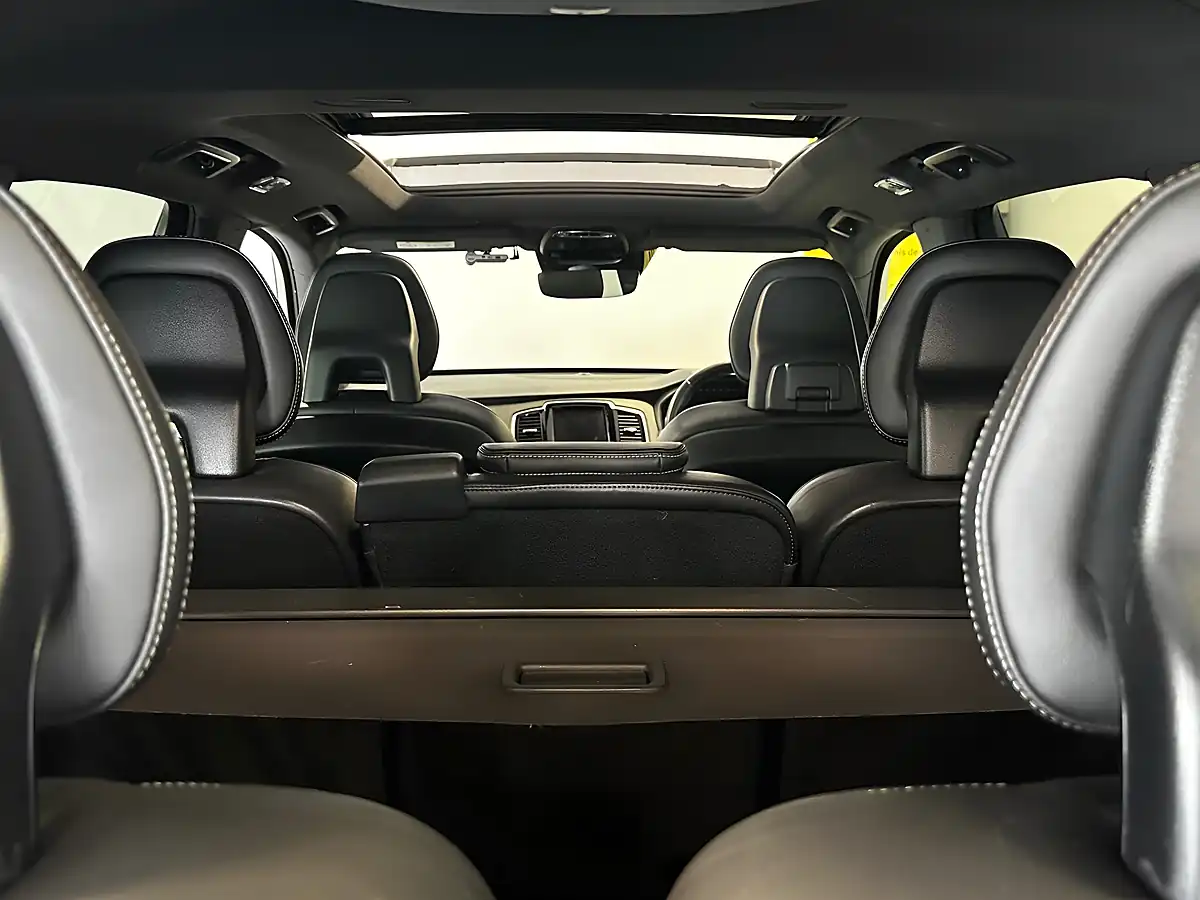 Used 2016 Volvo XC90 R-Design Bursting Blue - Interior and Exterior details 19