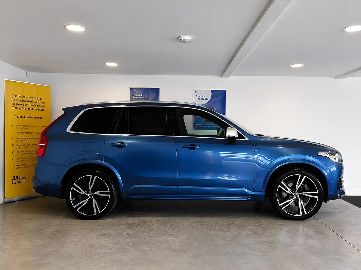 Used 2016 Volvo XC90 R-Design Bursting Blue - Interior and Exterior details 6