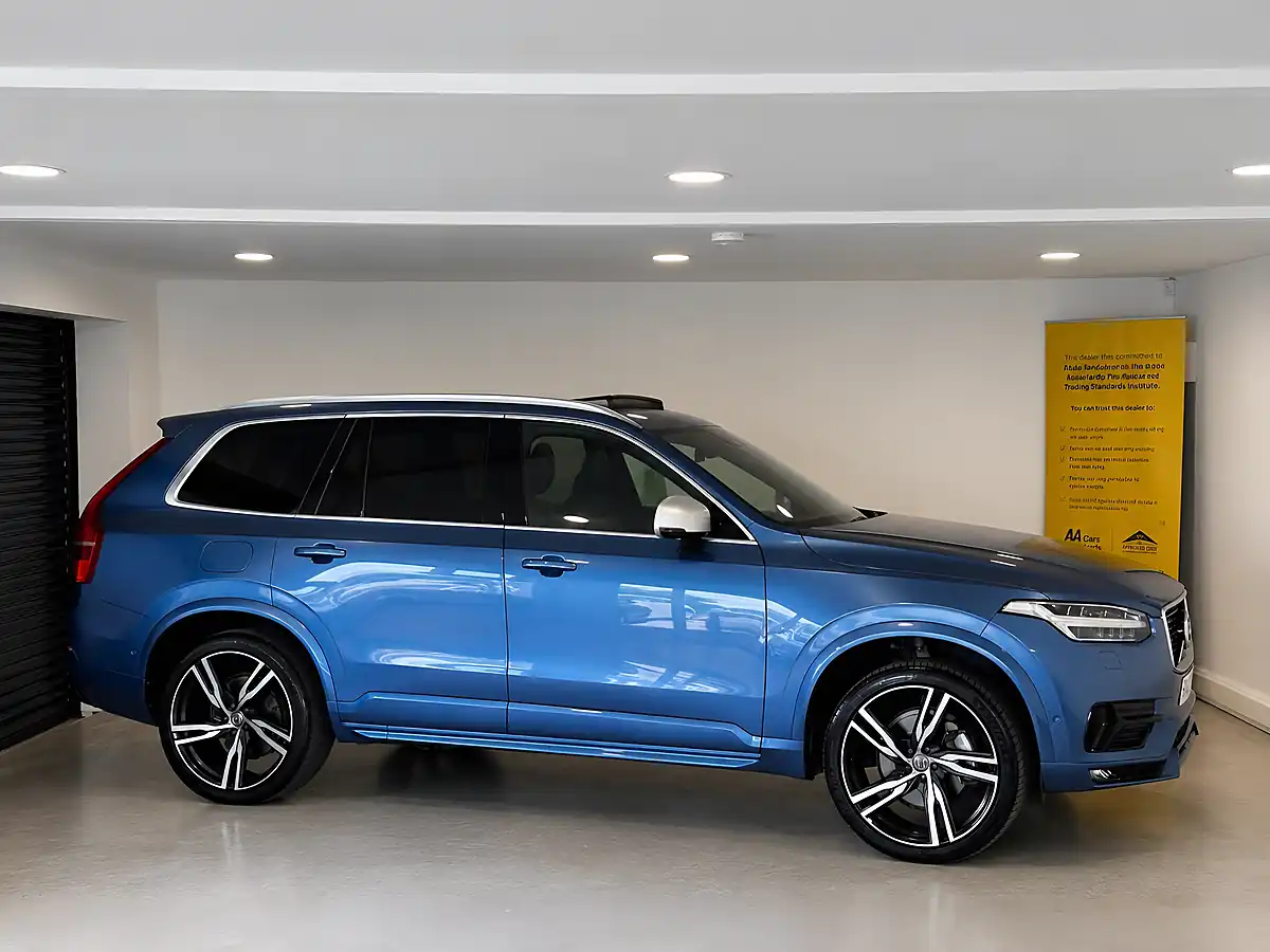 Used 2016 Volvo XC90 R-Design Bursting Blue - Interior and Exterior details 9