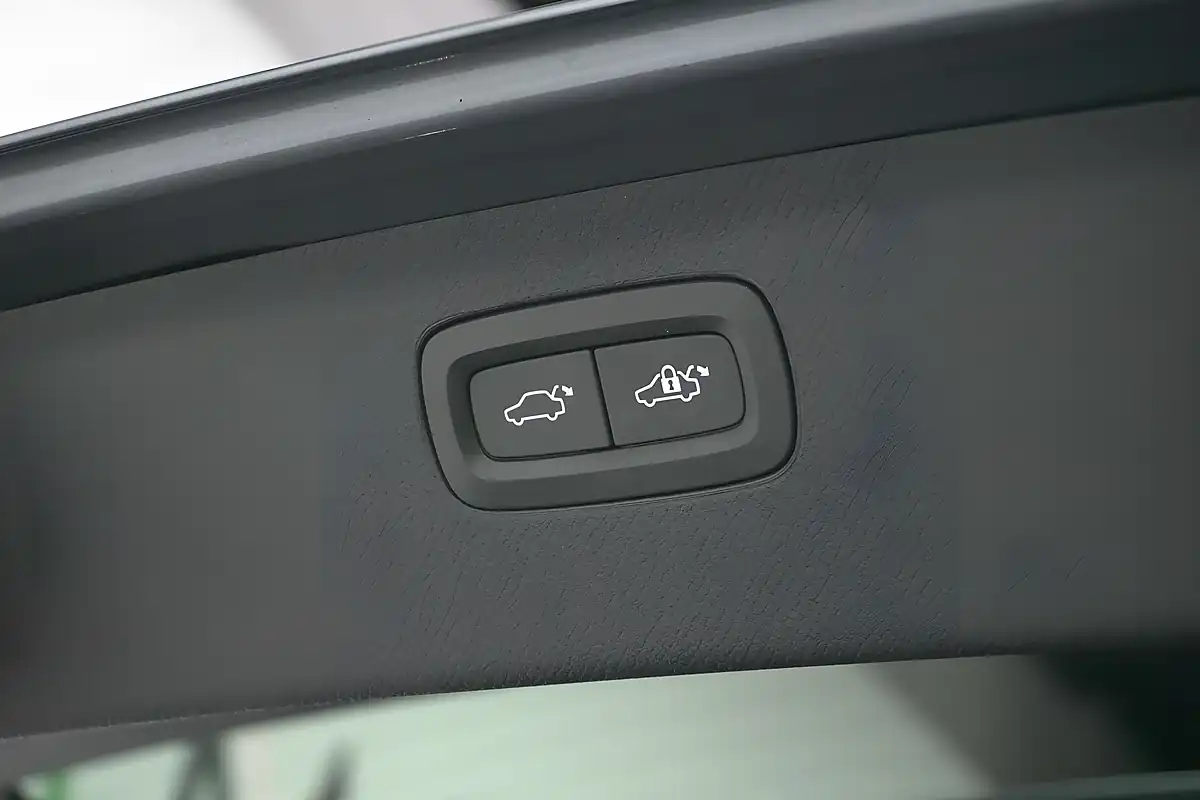 Used 2016 Volvo XC90 R-Design Osmium Grey - Interior and Exterior details 16