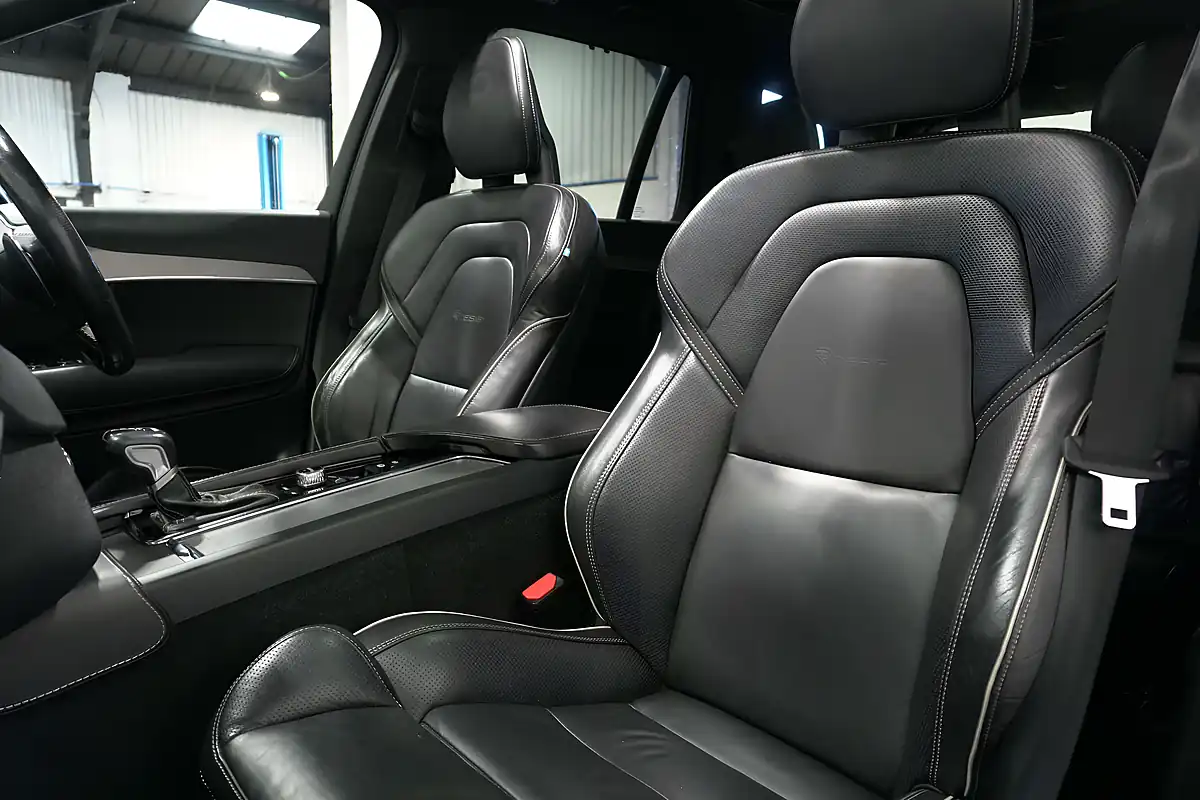 Used 2016 Volvo XC90 R-Design Osmium Grey - Interior and Exterior details 7