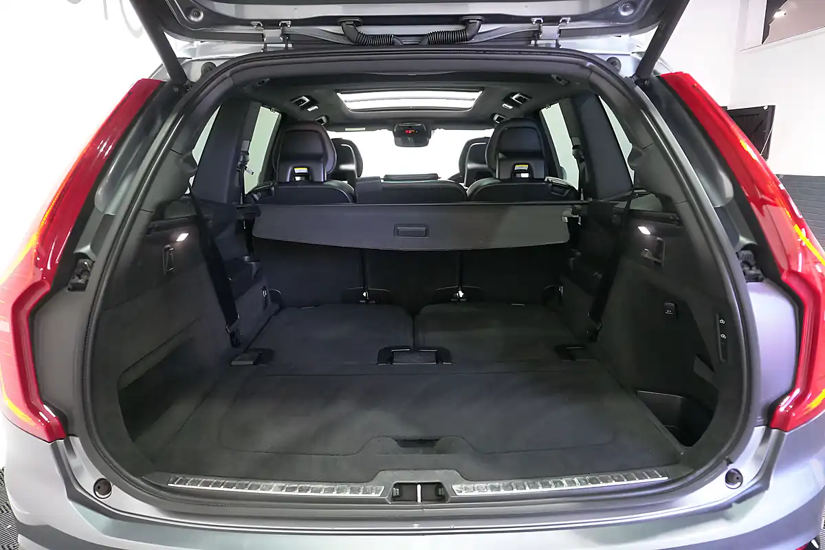 Used 2016 Volvo XC90 R-Design Osmium Grey - Interior and Exterior details 9
