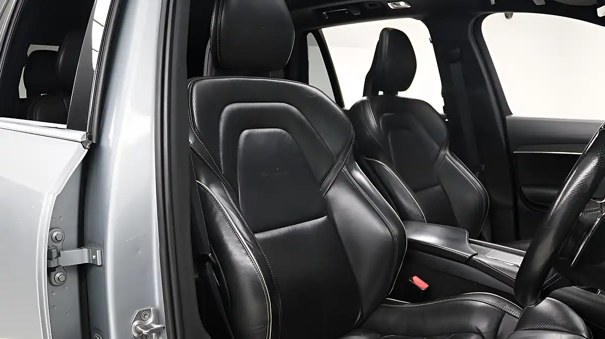 Used 2016 Volvo XC90 R-Design Silver - Interior and Exterior details 17