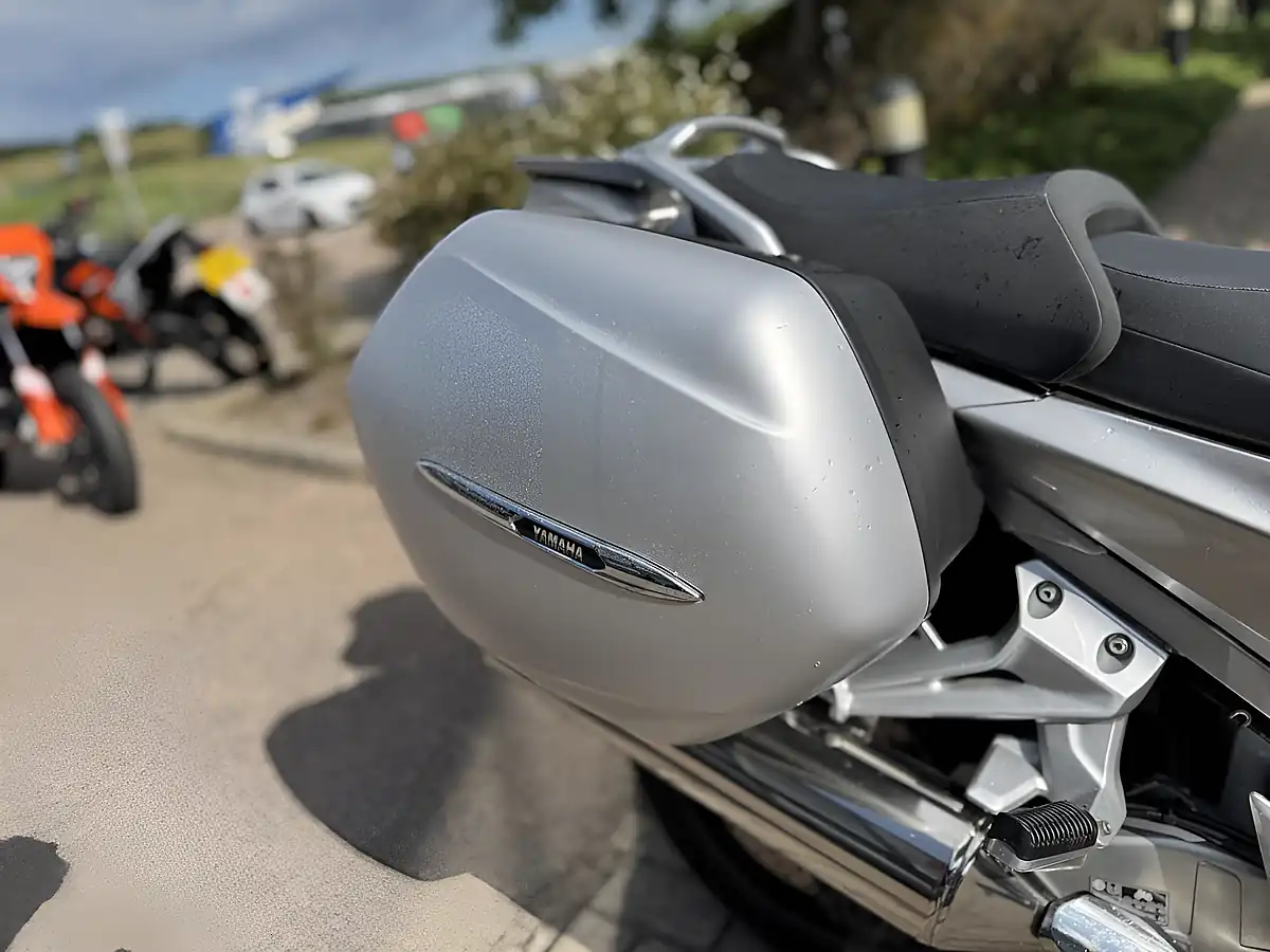 Used 2016 Yamaha FJR1300 a Silver - Interior and Exterior details 13