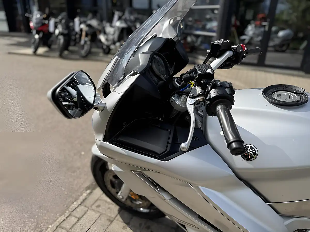 Used 2016 Yamaha FJR1300 a Silver - Interior and Exterior details 16