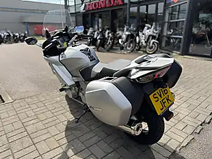 Used 2016 Yamaha FJR1300 a Silver - Interior and Exterior details 7