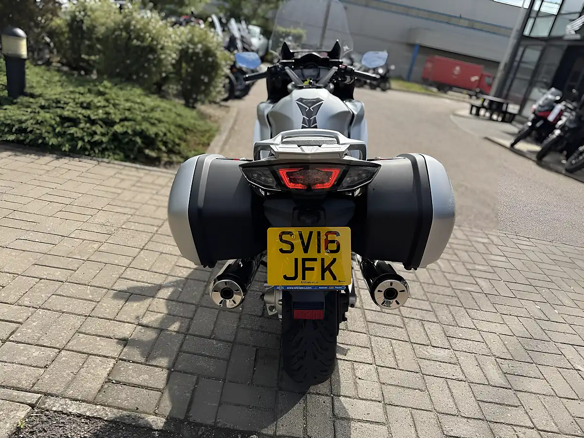 Used 2016 Yamaha FJR1300 a Silver - Interior and Exterior details 8