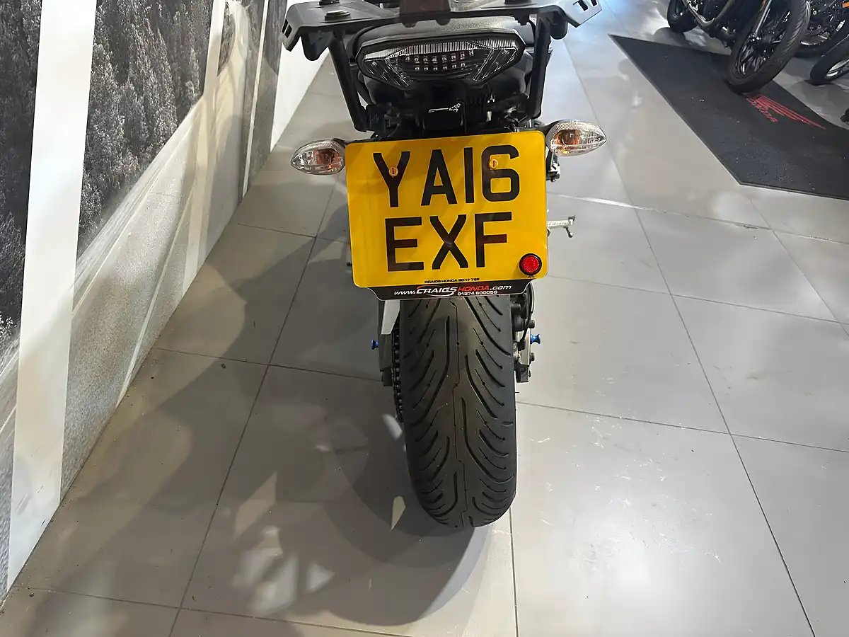 Used 2016 Yamaha MT-09 Blue and Silver Metallic - Interior and Exterior details 13