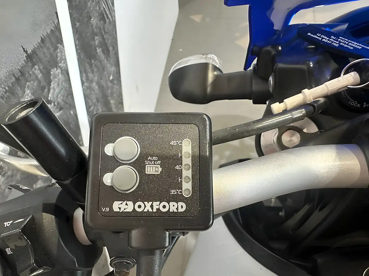 Used 2016 Yamaha MT-09 Blue and Silver Metallic - Interior and Exterior details 16