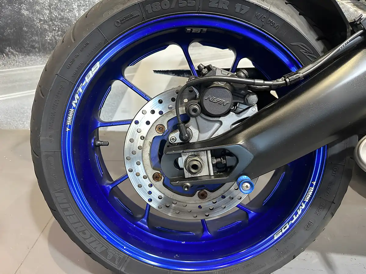 Used 2016 Yamaha MT-09 Blue and Silver Metallic - Interior and Exterior details 9