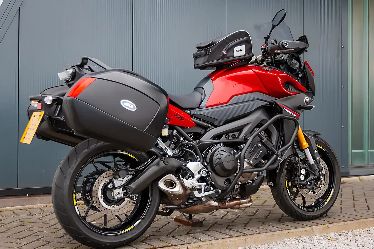 Used 2016 Yamaha MT-09 Tracer Red - Interior and Exterior details 6