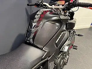 Used 2016 Yamaha MT-10 - Interior and Exterior details 12