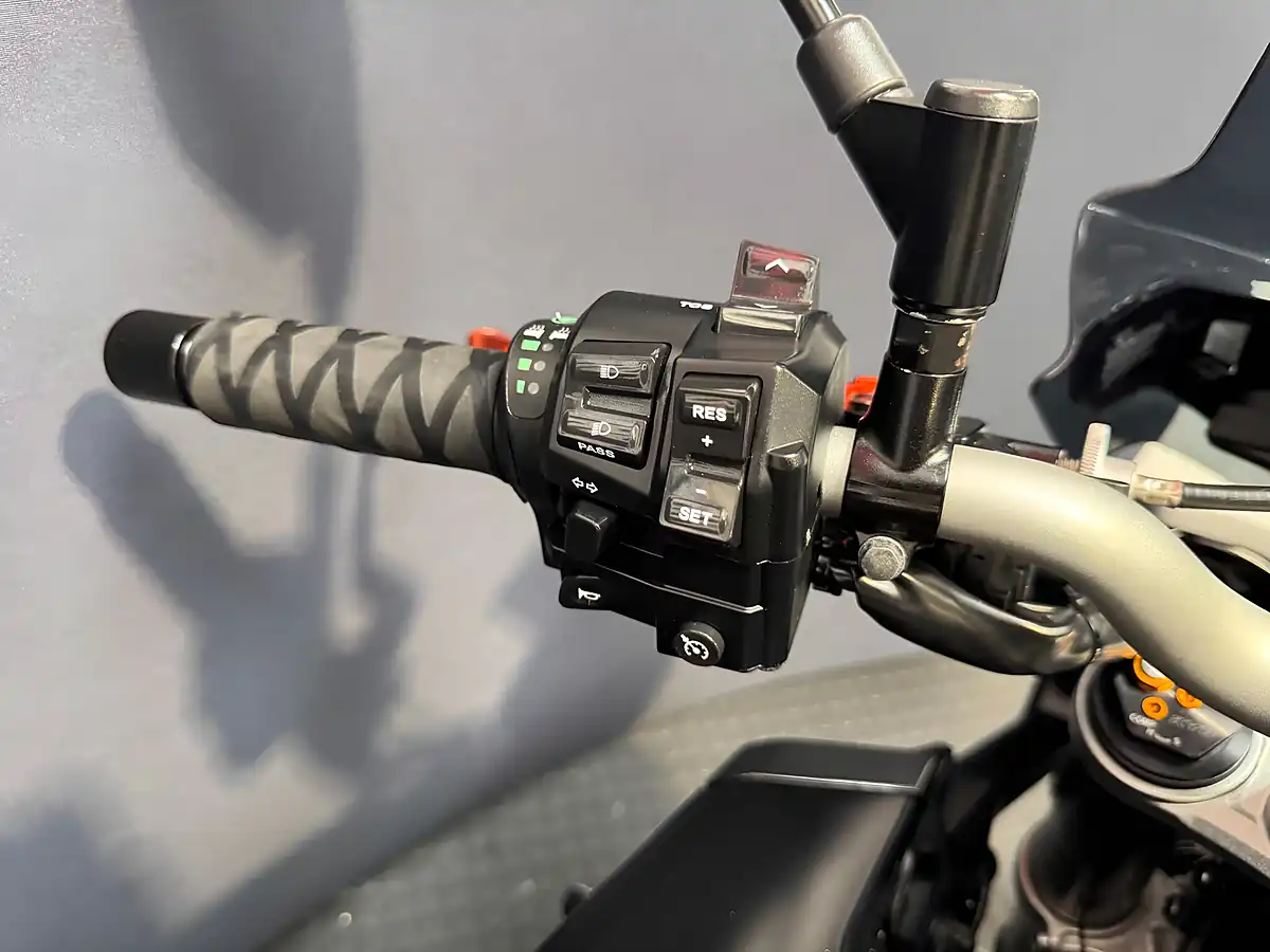 Used 2016 Yamaha MT-10 - Interior and Exterior details 13