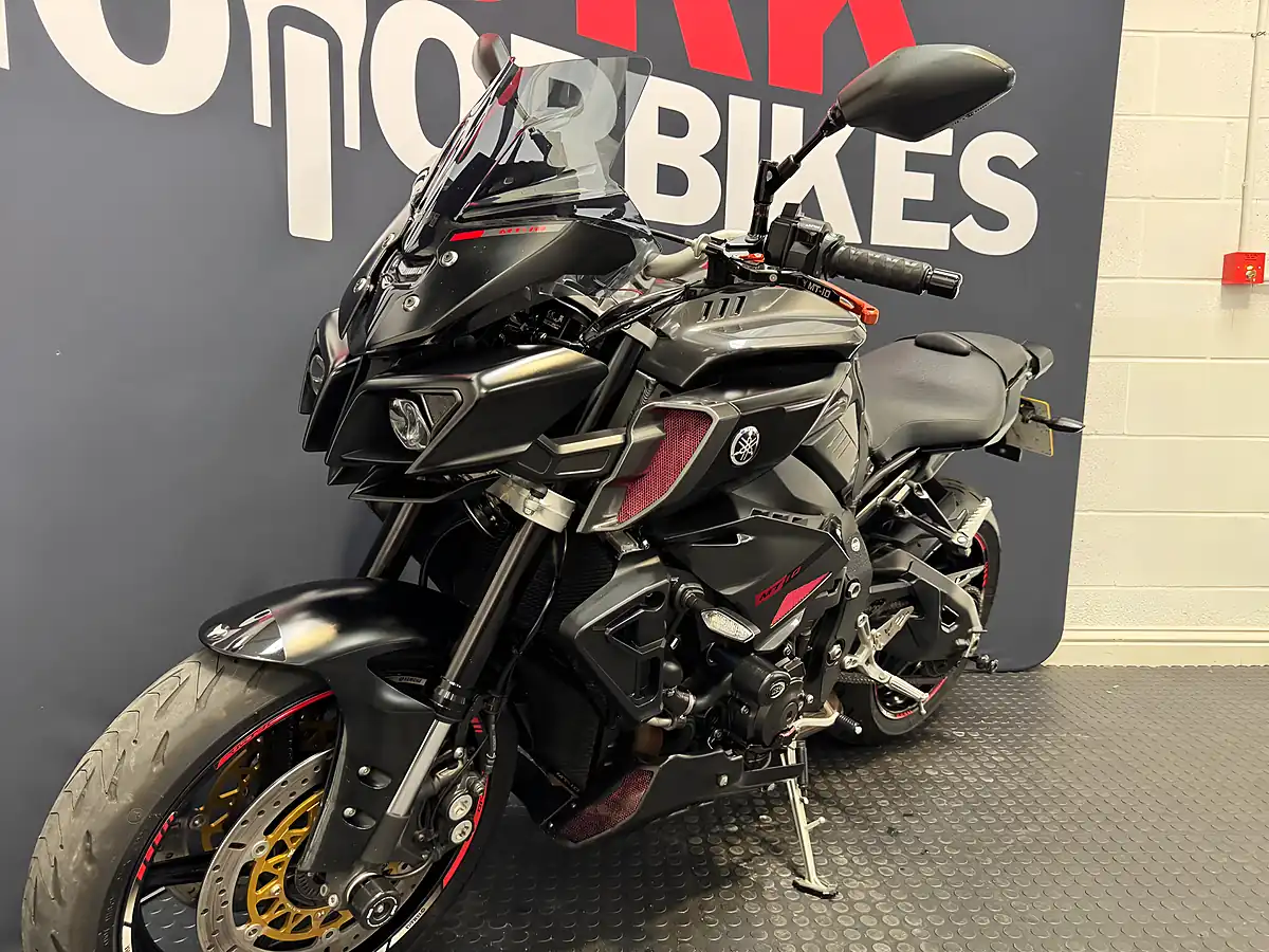 Used 2016 Yamaha MT-10 - Interior and Exterior details 15