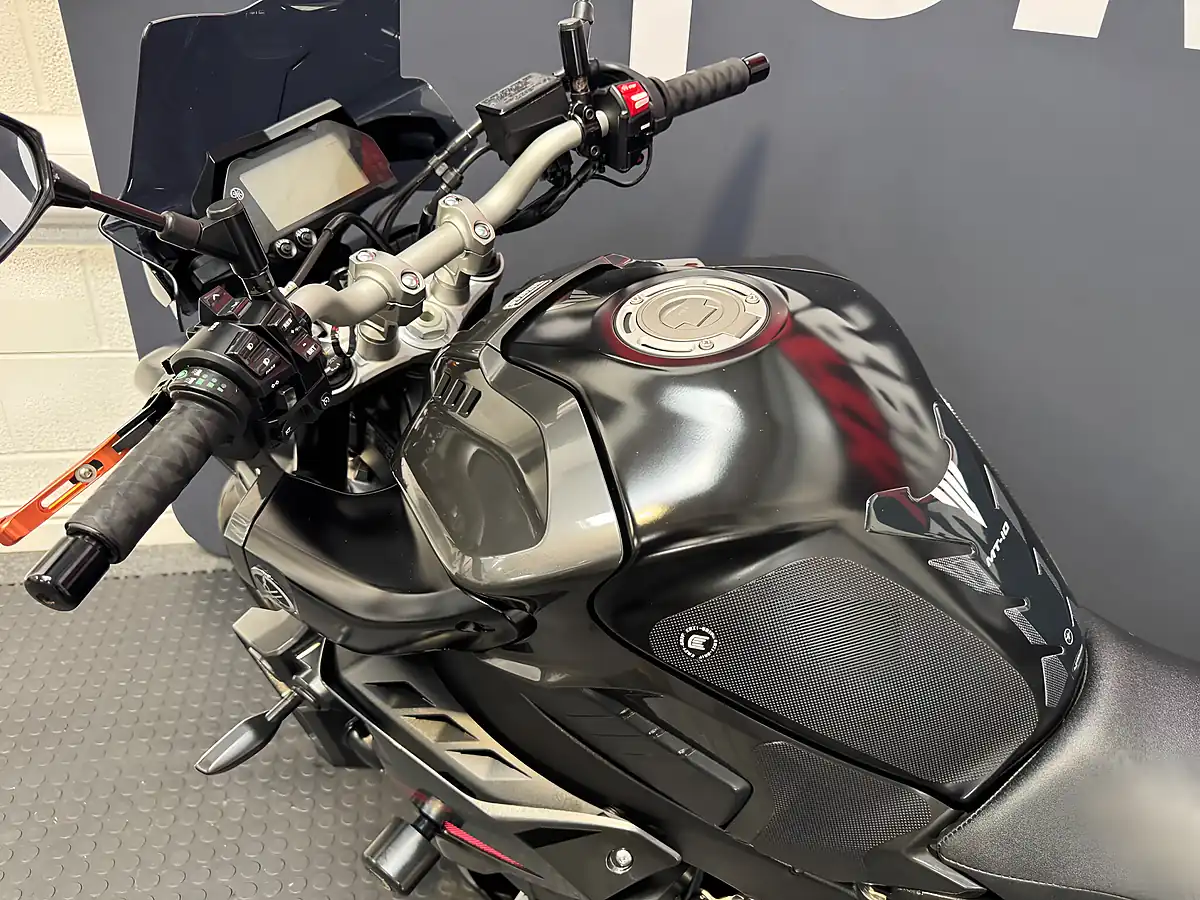 Used 2016 Yamaha MT-10 - Interior and Exterior details 18