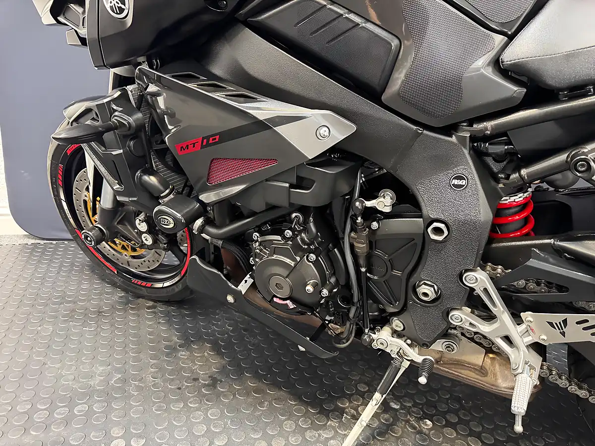 Used 2016 Yamaha MT-10 - Interior and Exterior details 19