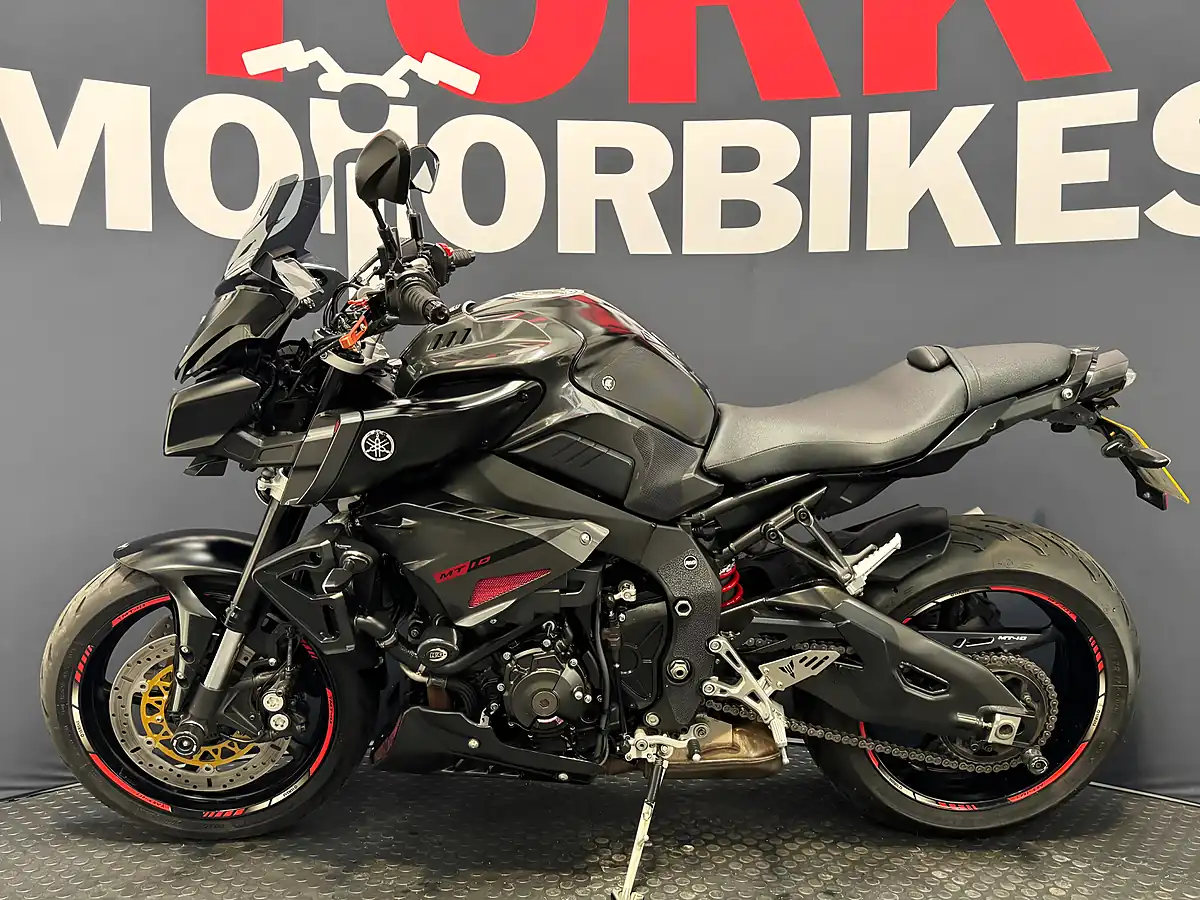 Used 2016 Yamaha MT-10 - Interior and Exterior details 4