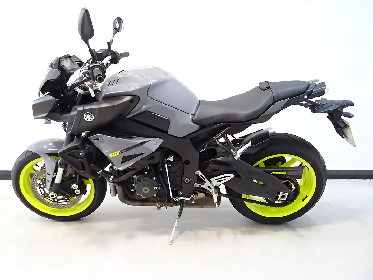 Used 2016 Yamaha MT-10 MTN1000 Grey - Interior and Exterior details 2