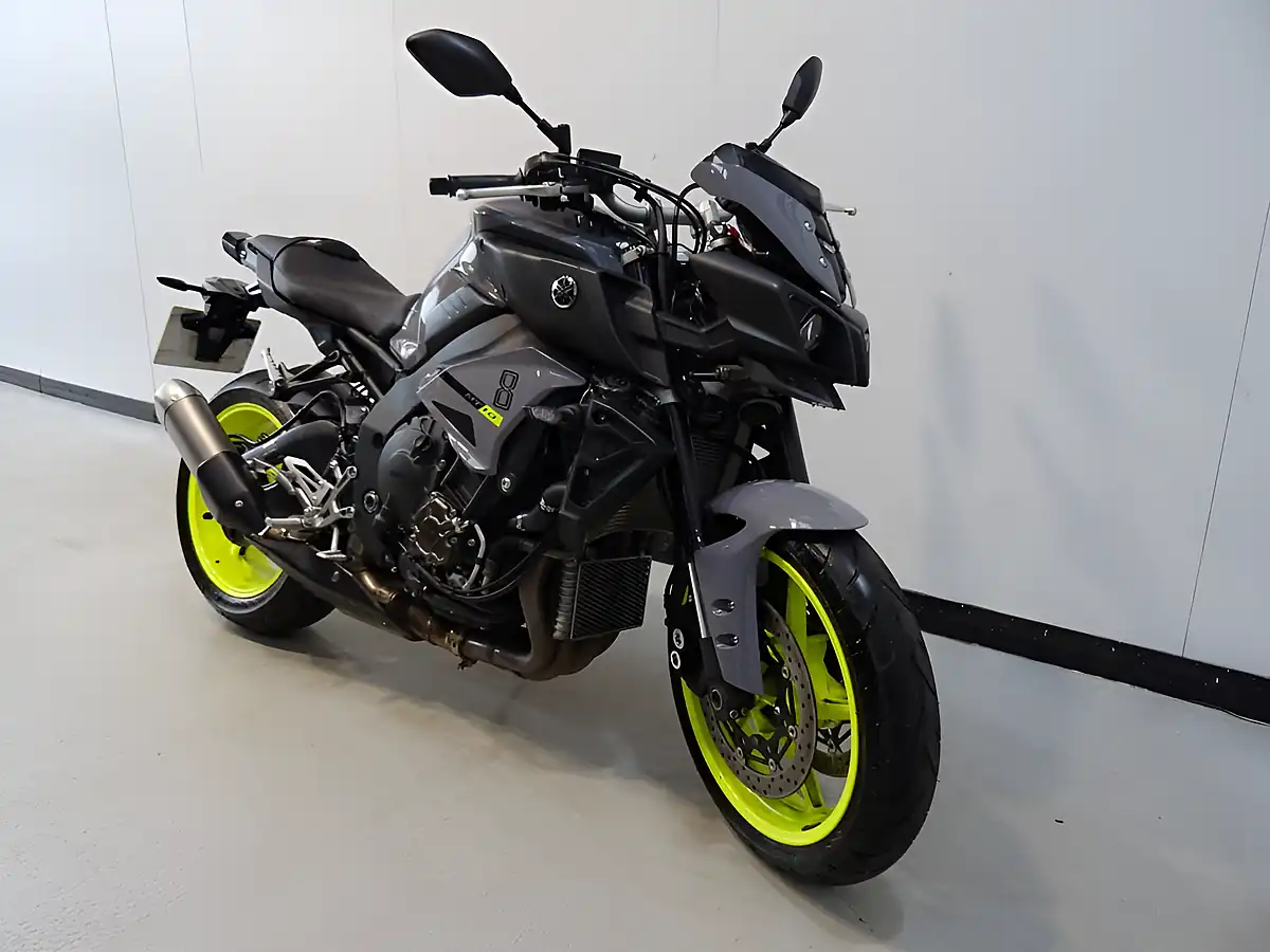 Used 2016 Yamaha MT-10 MTN1000 Grey - Interior and Exterior details 7