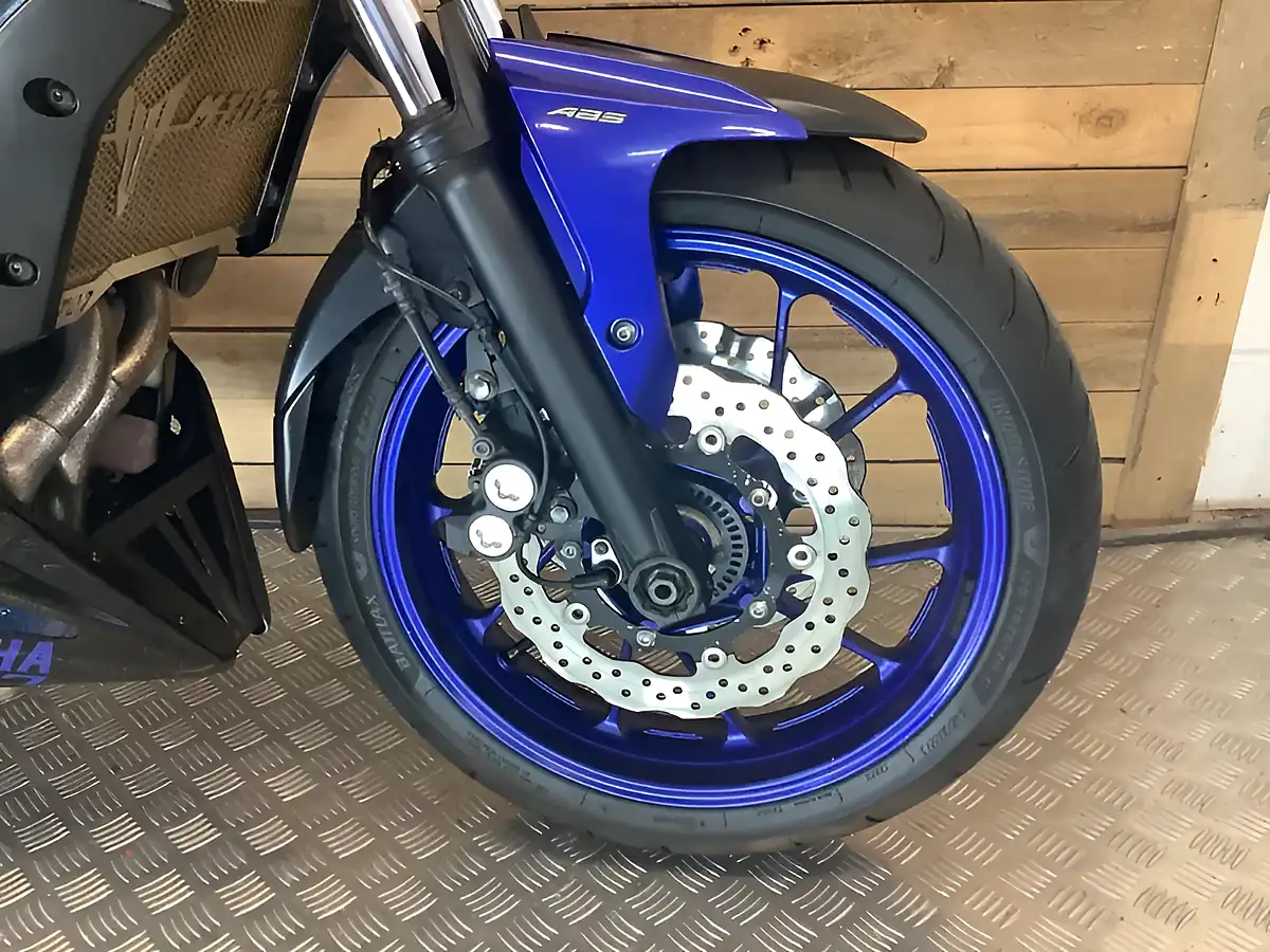 Used 2016 Yamaha Mt Abs Silver - Interior and Exterior details 19