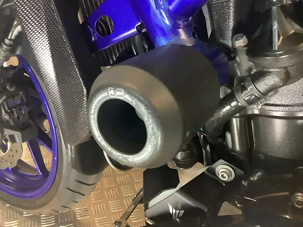 Used 2016 Yamaha Mt Abs Silver - Interior and Exterior details 5