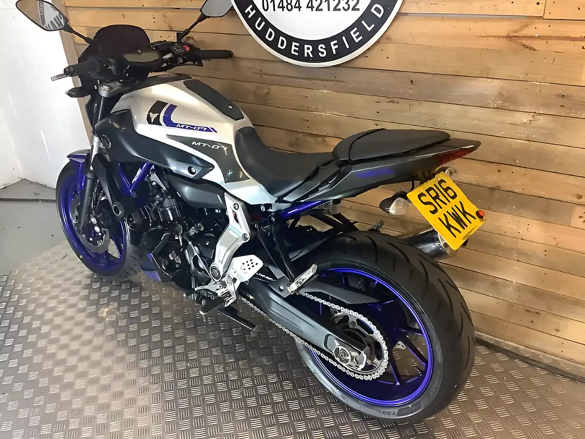 Used 2016 Yamaha Mt Abs Silver - Interior and Exterior details 7