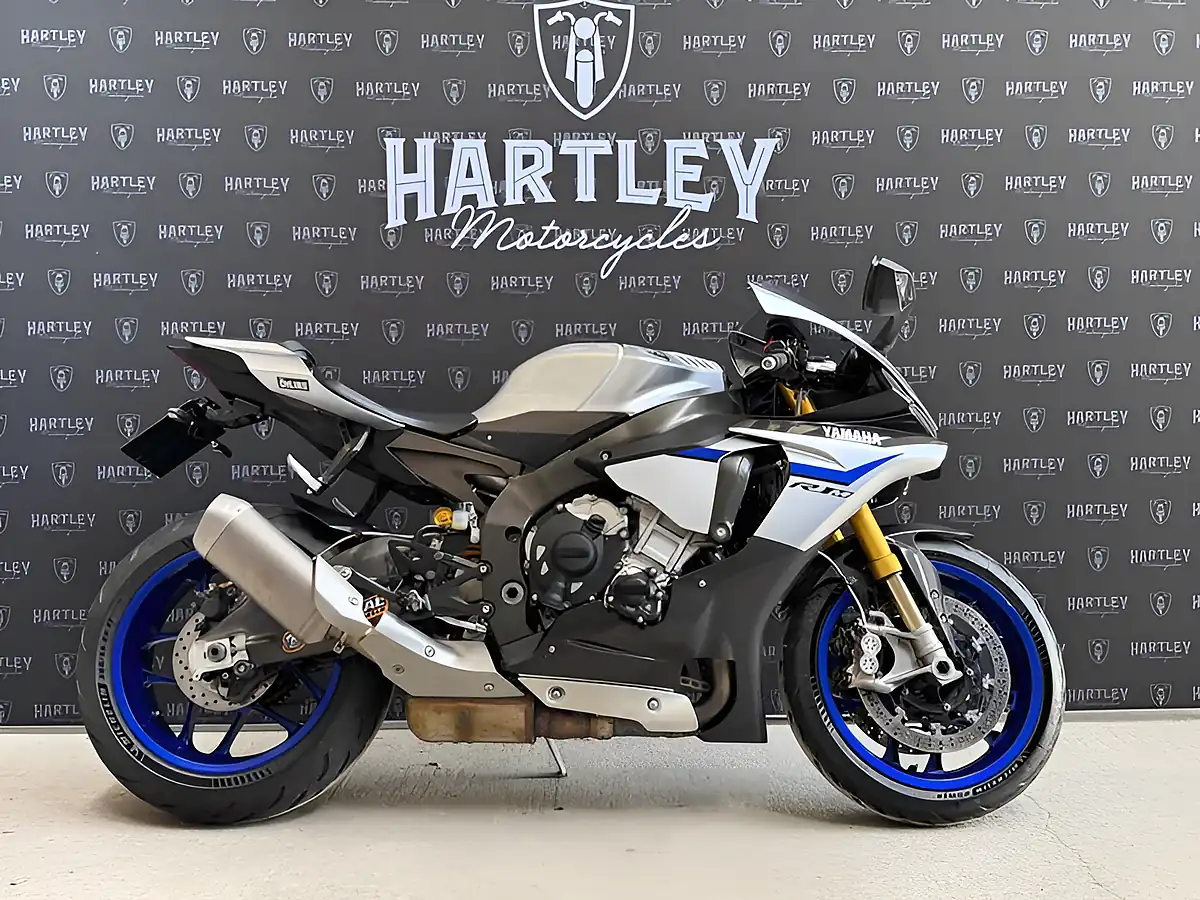 Used 2016 Yamaha R1 R1M Silver - Front View