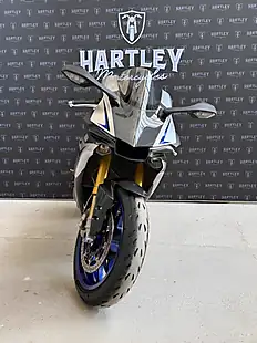 Used 2016 Yamaha R1 R1M Silver - Interior and Exterior details 3