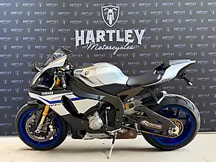 Used 2016 Yamaha R1 R1M Silver - Interior and Exterior details 4