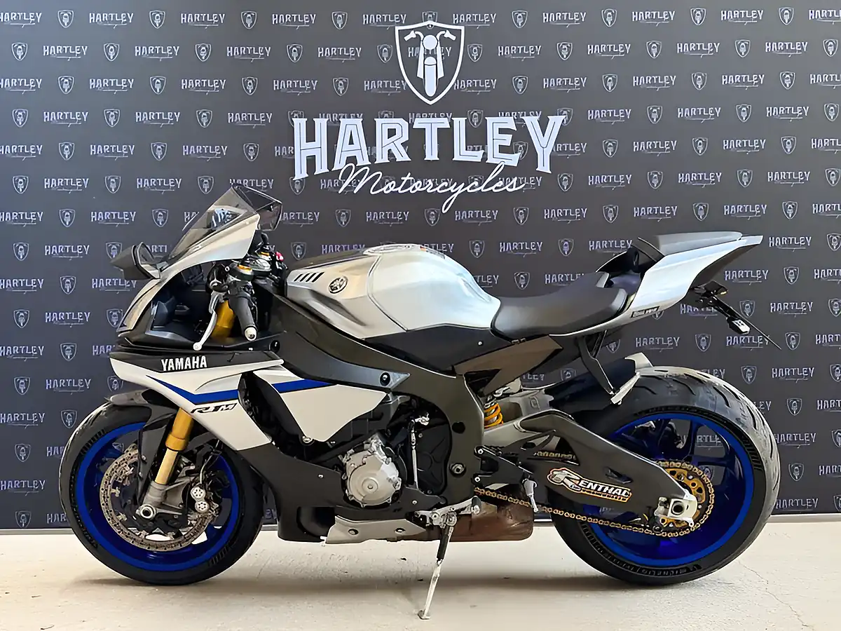 Used 2016 Yamaha R1 R1M Silver - Interior and Exterior details 4