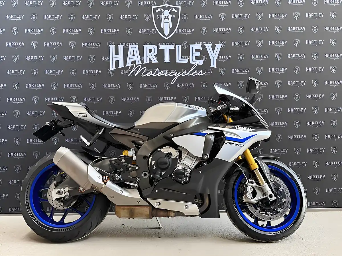 Used 2016 Yamaha R1 R1M Silver - Interior and Exterior details 5