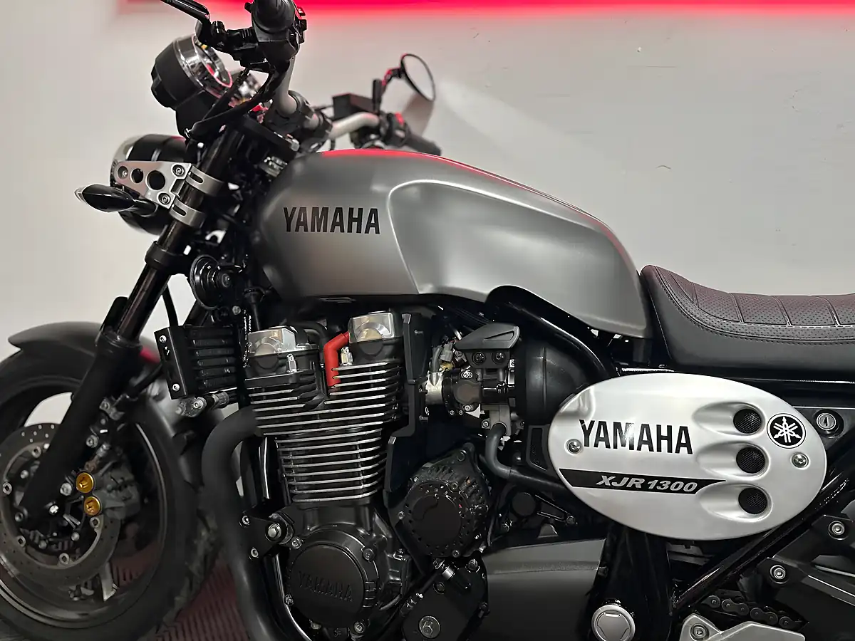Used 2016 Yamaha XJR1300 Grey - Interior and Exterior details 17