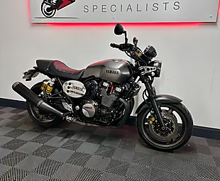 Used 2016 Yamaha XJR1300 Grey - Interior and Exterior details 3