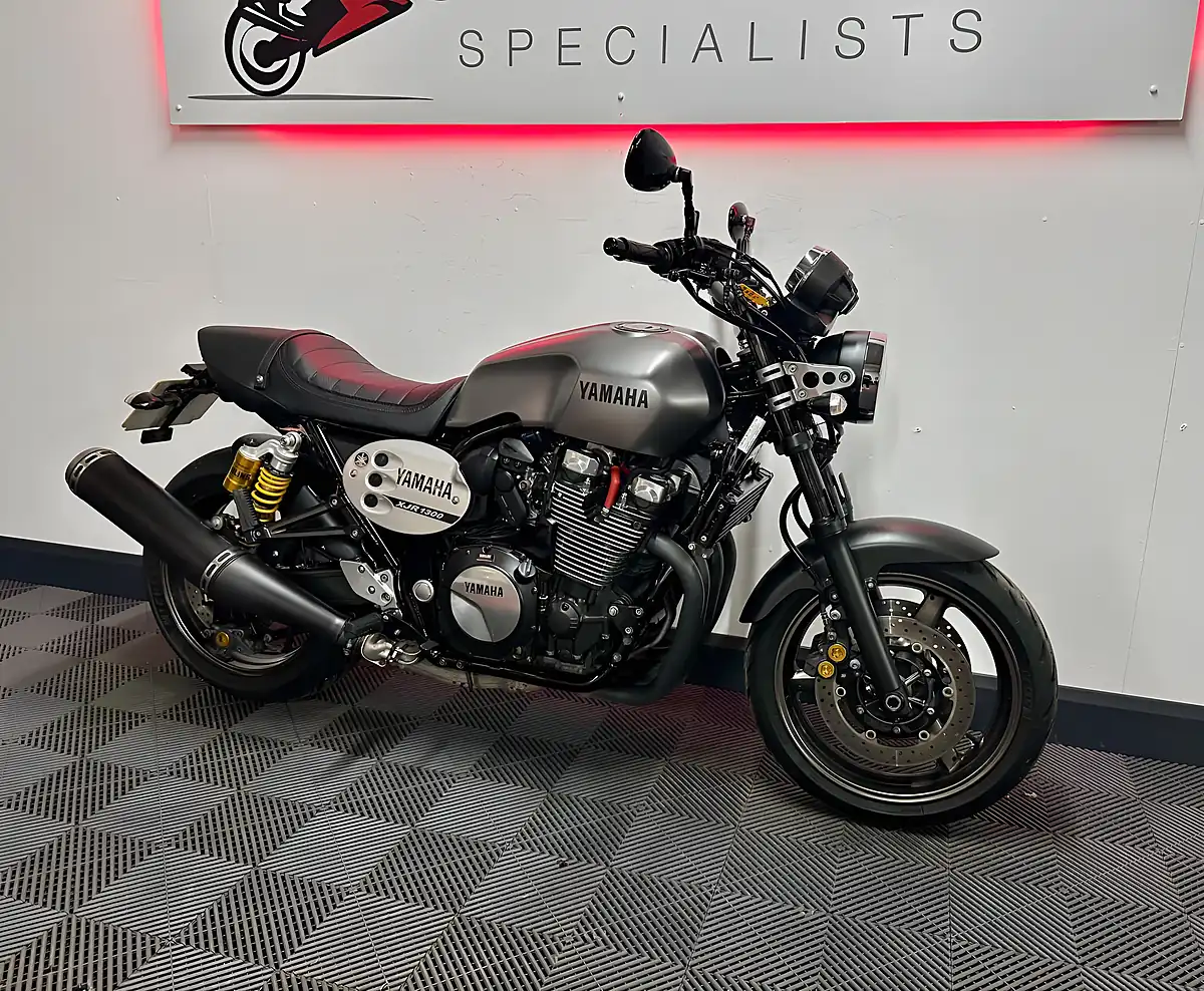 Used 2016 Yamaha XJR1300 Grey - Interior and Exterior details 3