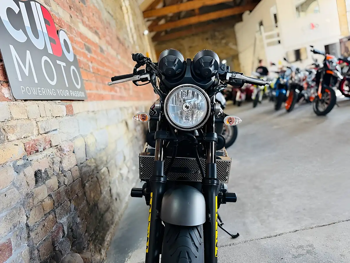 Used 2016 Yamaha XJR1300 Retro Black - Interior and Exterior details 19
