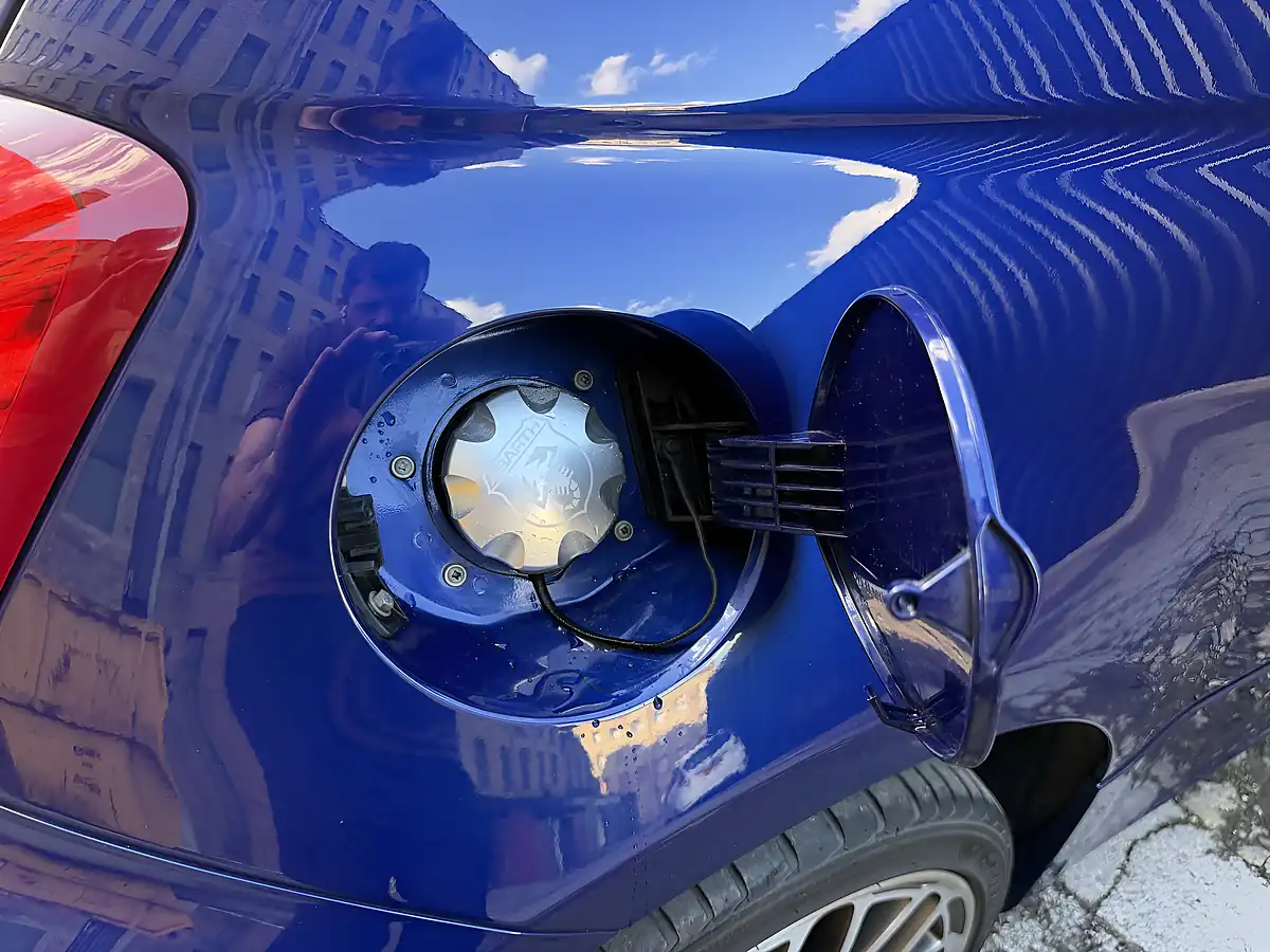 Used 2017 Abarth 595 Blue - Interior and Exterior details 6