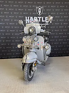 Used 2017 Ajs Modena Retro Silver - Interior and Exterior details 3