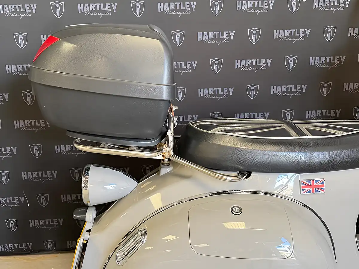 Used 2017 Ajs Modena Retro Silver - Interior and Exterior details 4