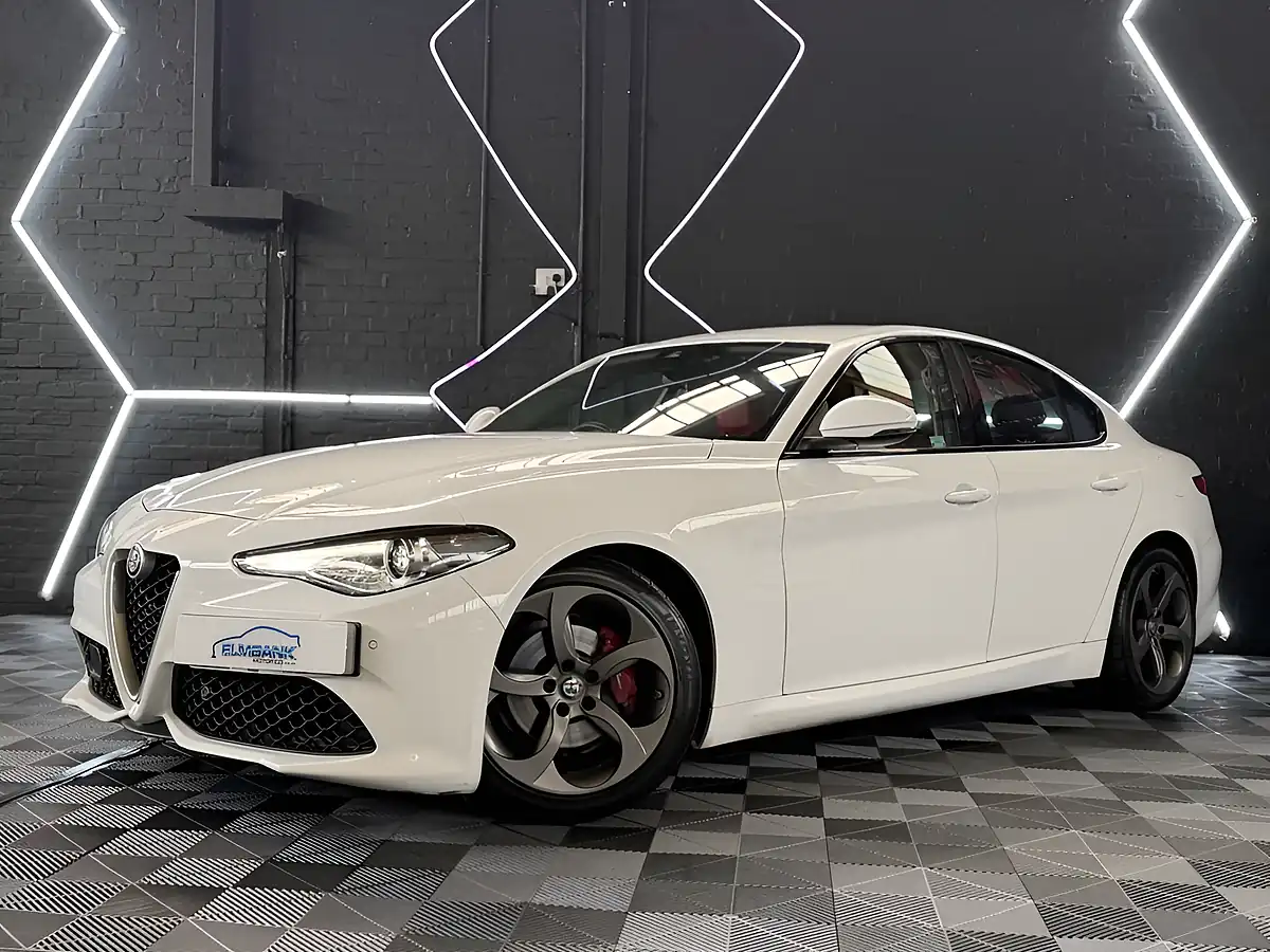 Used 2017 Alfa Romeo Giulia Speciale White - Front View