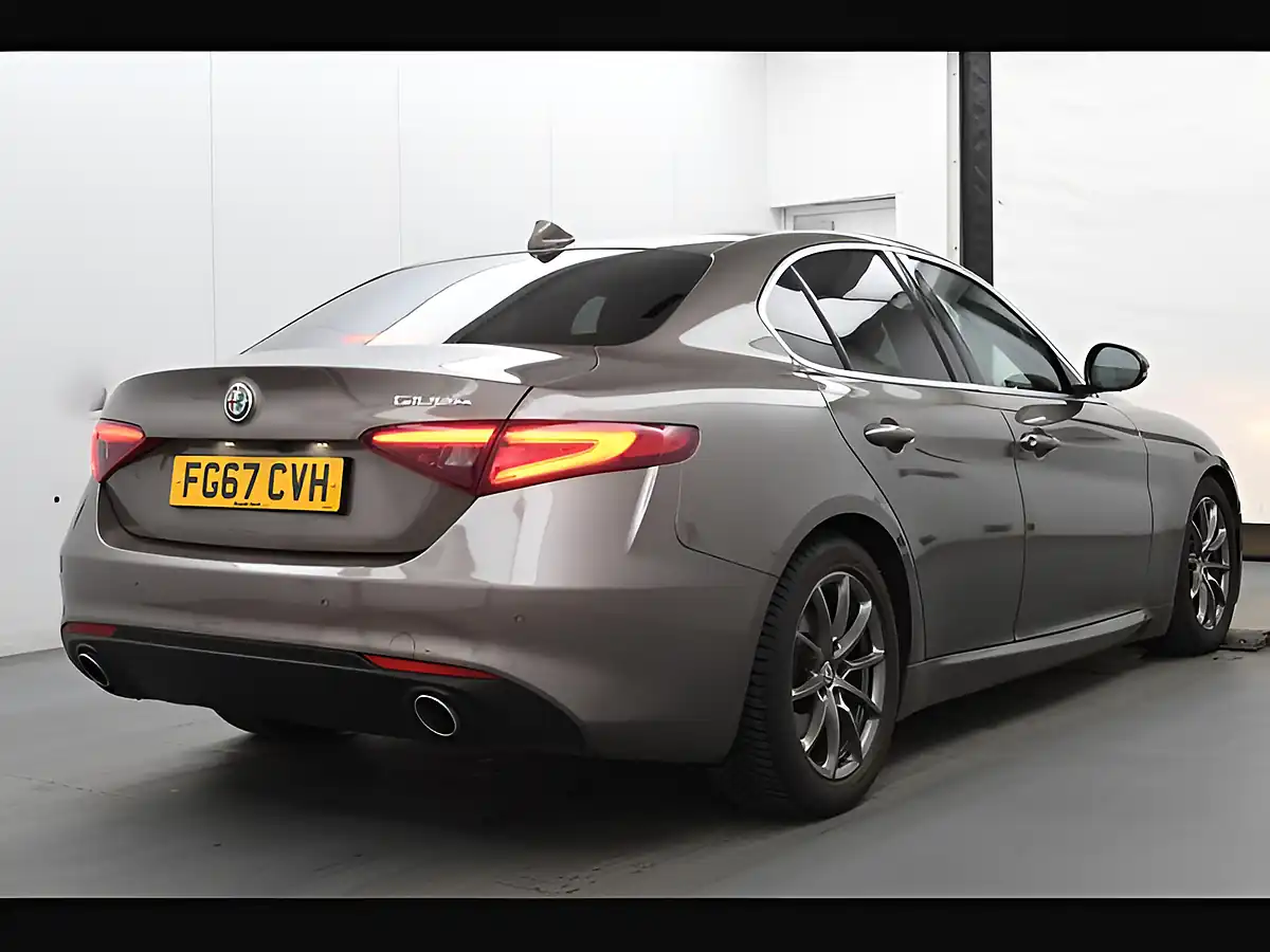 Used 2017 Alfa Romeo Giulia Tecnica Beige - Interior and Exterior details 11