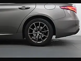 Used 2017 Alfa Romeo Giulia Tecnica Beige - Interior and Exterior details 14