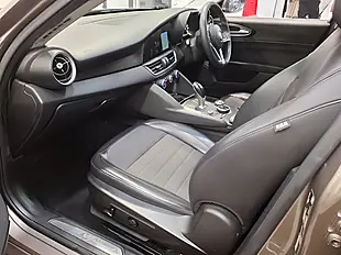 Used 2017 Alfa Romeo Giulia Tecnica Beige - Interior and Exterior details 17