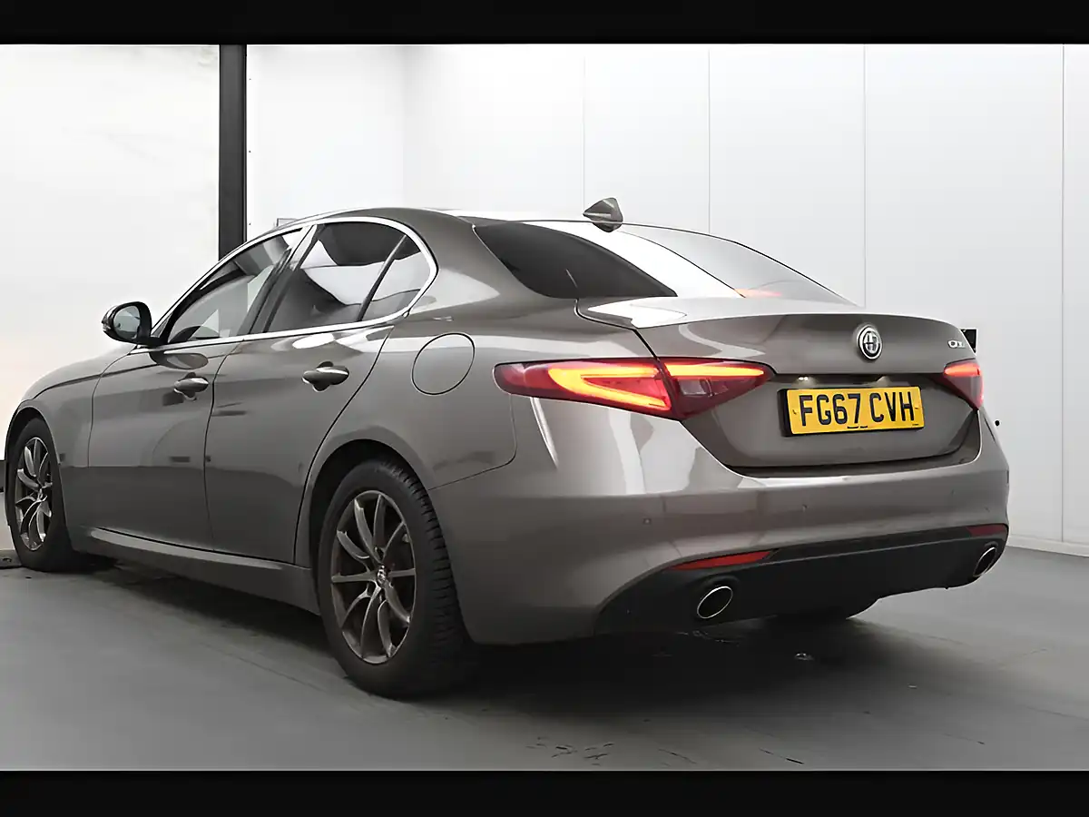 Used 2017 Alfa Romeo Giulia Tecnica Beige - Interior and Exterior details 6