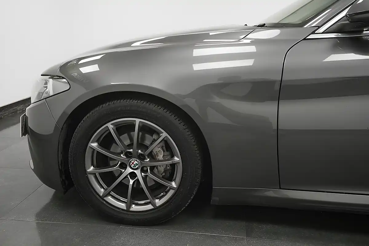 Used 2017 Alfa Romeo Giulia Tecnica Vesuvio Grey - Interior and Exterior details 5