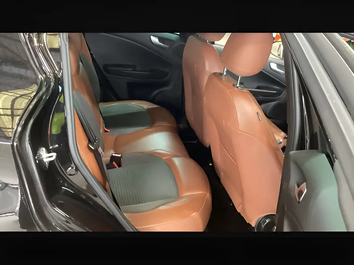 Used 2017 Alfa Romeo Giulietta Speciale Alfa Black - Interior and Exterior details 13
